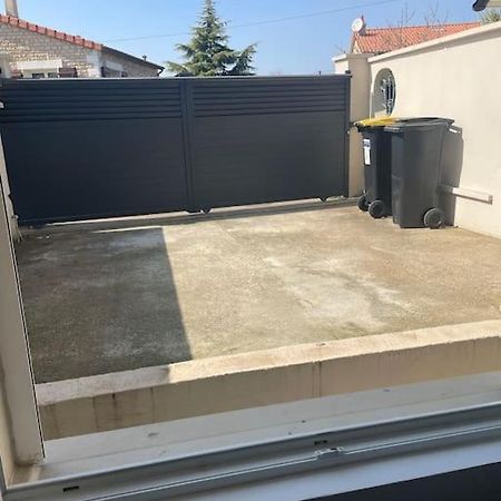 Charmant Appartement Avec Parking Privee Buxerolles Ngoại thất bức ảnh