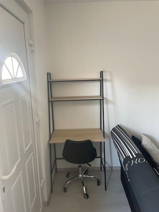 Charmant Appartement Avec Parking Privee Buxerolles Ngoại thất bức ảnh